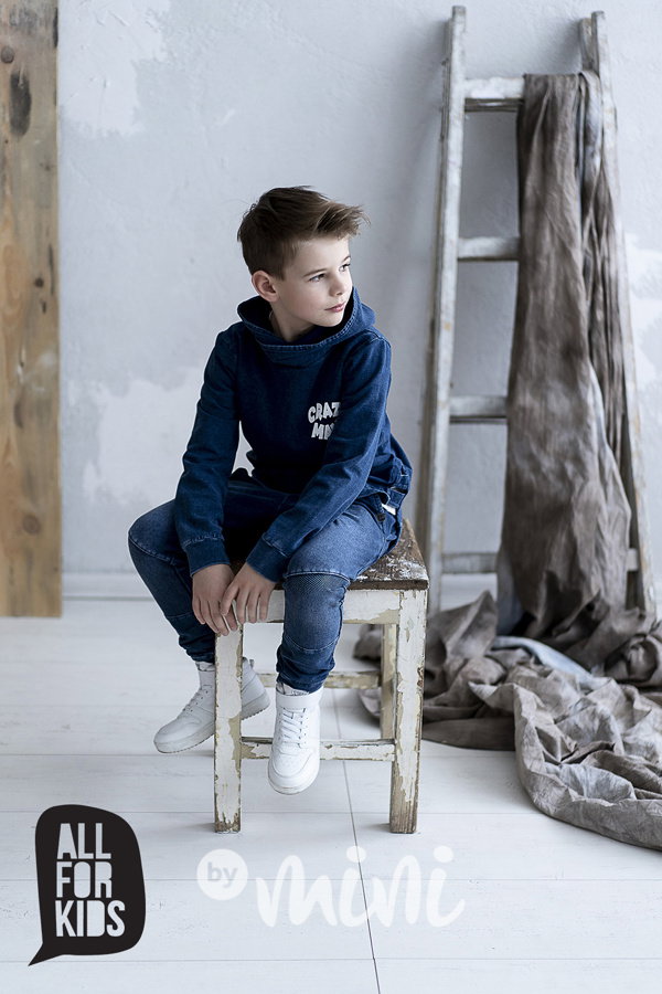 Jeans mikina yeah