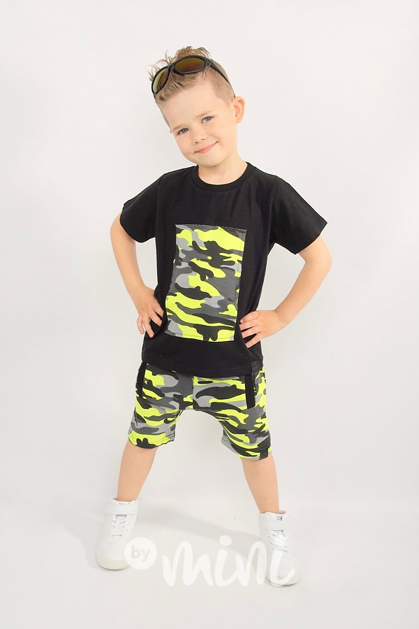Neon army shorts + triko