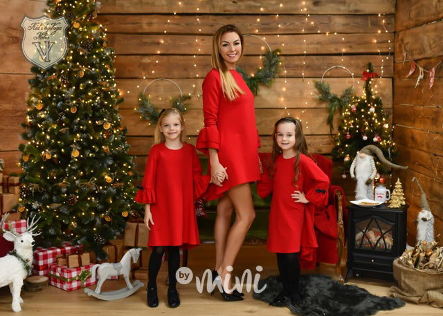 Červené sváteční šaty - máma a dcera