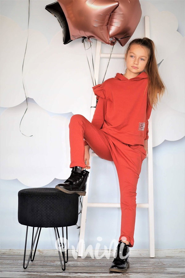 Terakotová designová souprava s baggy