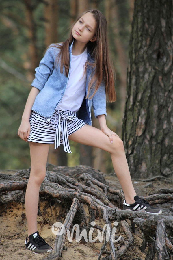 Pruhované kraťasy s mašlí