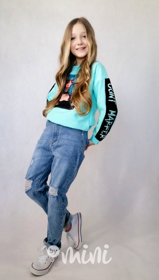 Boyfriend ripped jeans