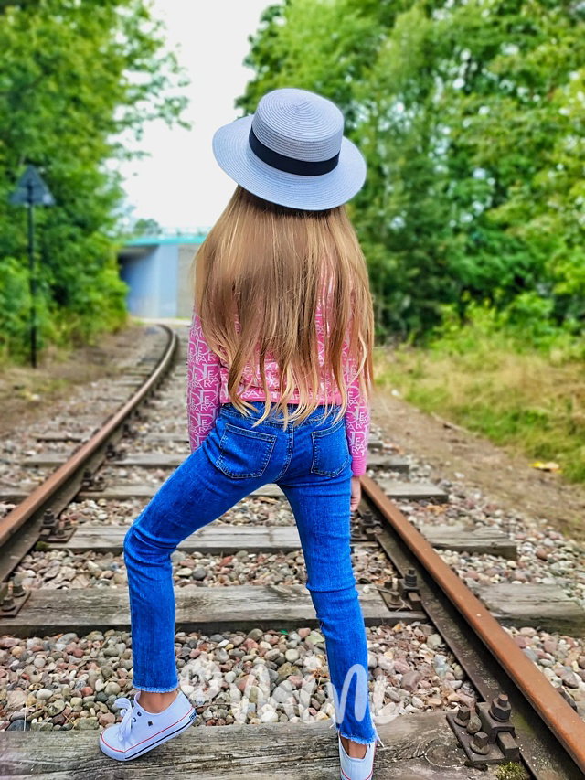 Coco svetřík růžový