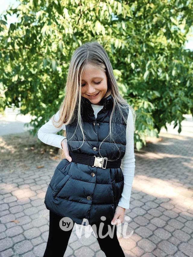 Černá vesta s páskem