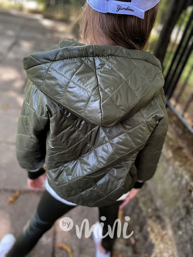 Khaki prošívaná bunda s náplety