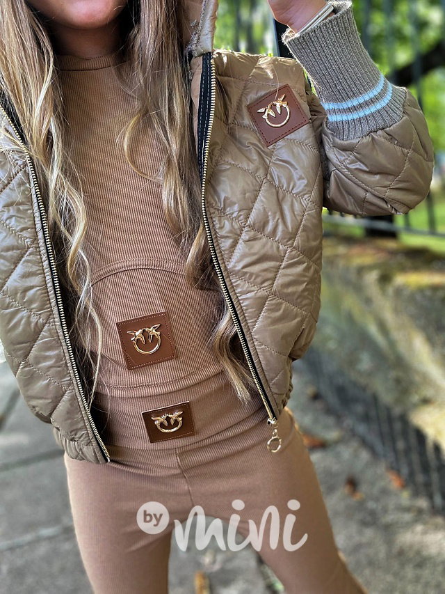 Beige prošívaná bunda s náplety
