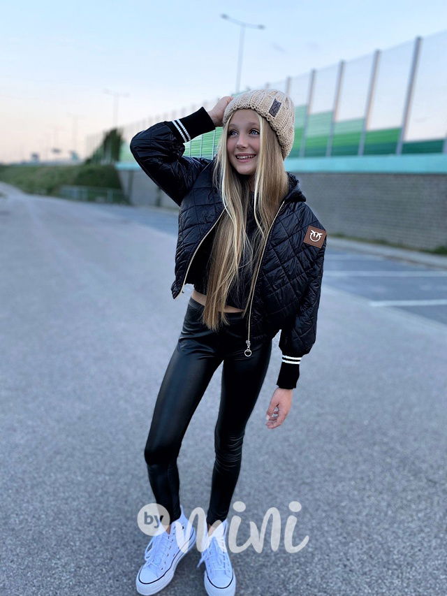 Černá prošívaná bunda s náplety