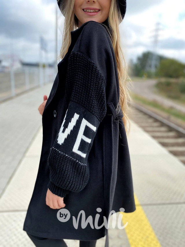 Kabát se svetrovými rukávy černý