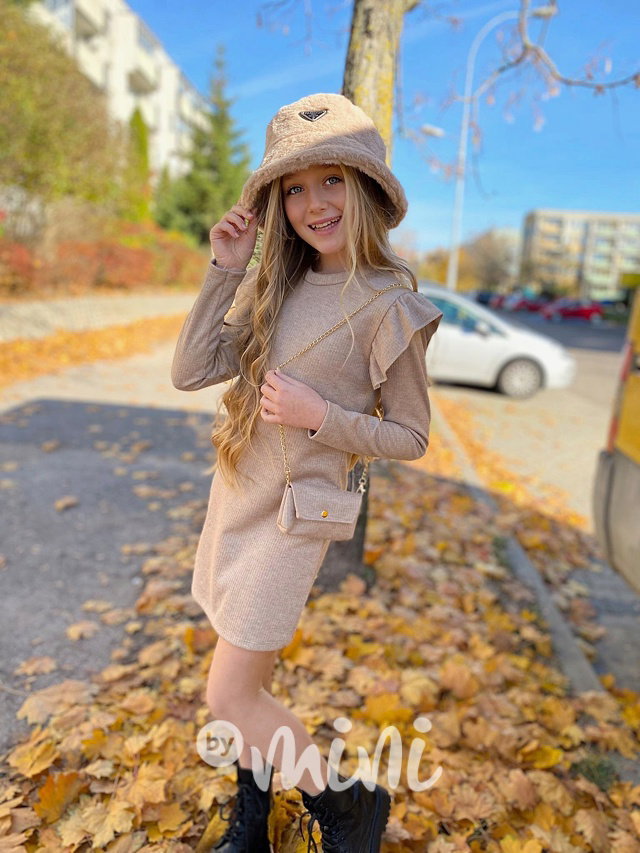 Teplé šaty s kabelkou beige