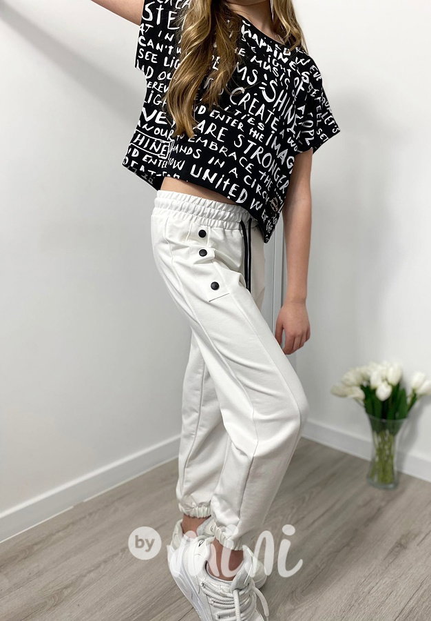 Bílé relaxed tepláky se cvoky