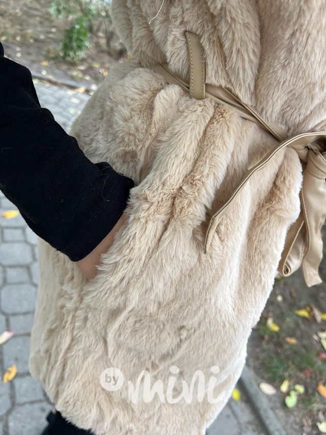 Chlupatá hoodie vesta s páskem beige