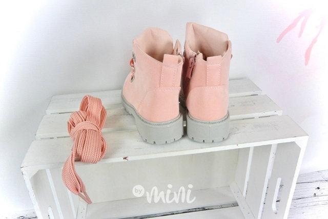 Pink workery