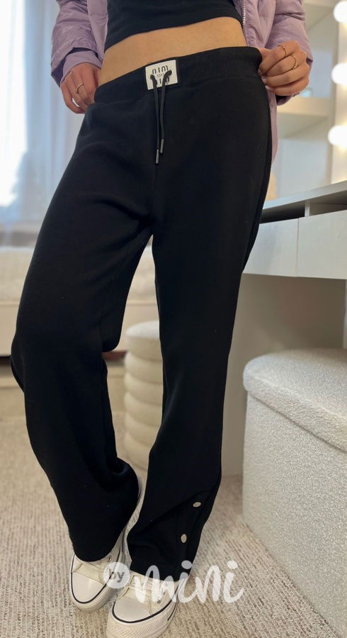 Zateplené volné tepláky se cvoky black