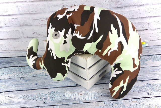 Brown army sloník