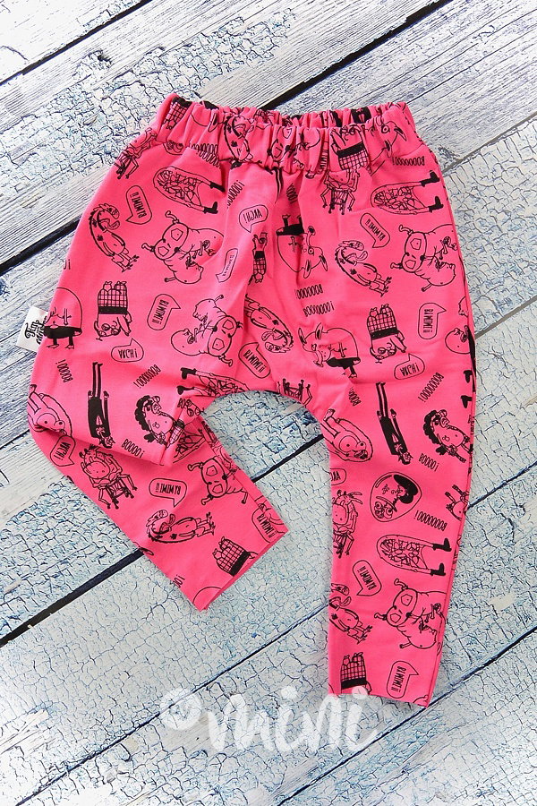 Komiksové pink baggy tepláčky