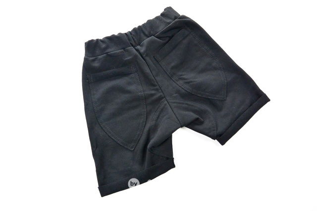 Černé kraťasy