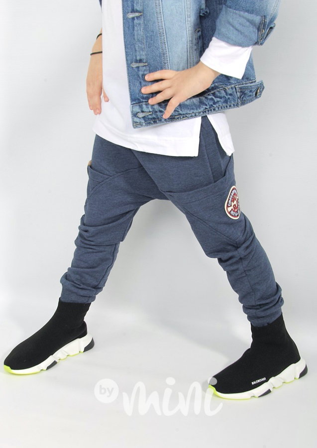 Bílé longsleeve triko s kapsou
