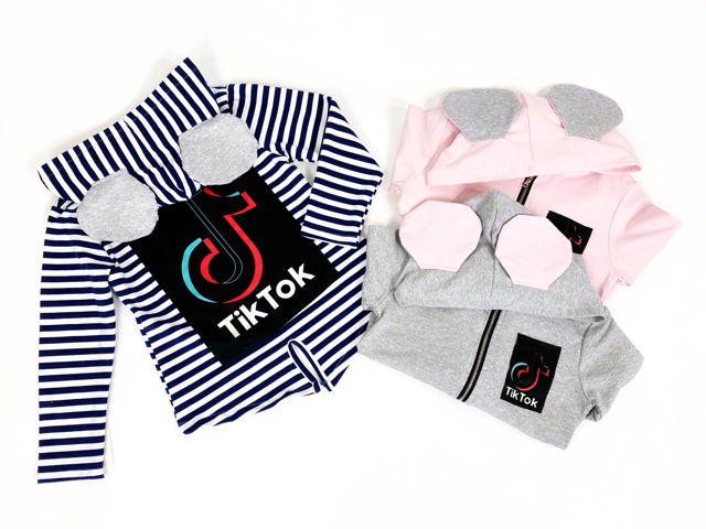 Tik Tok long mikina s ouškama - pruhovaná