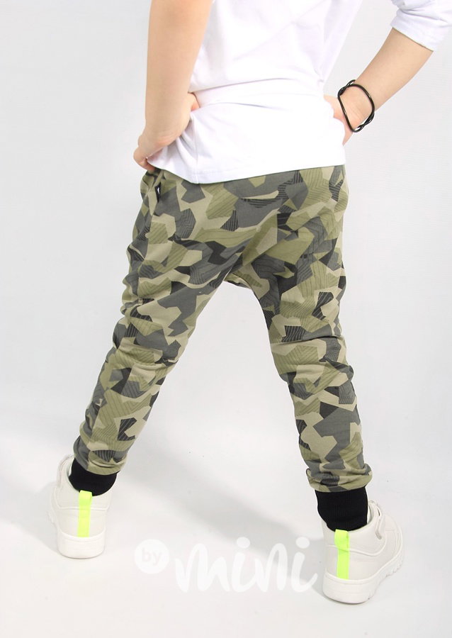 Baggy s kapsičkou a zipem - army new