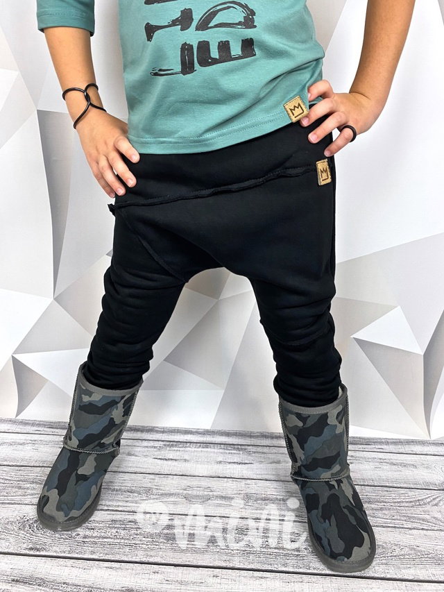 Extra vyteplené černé chlapecké baggy tepláky