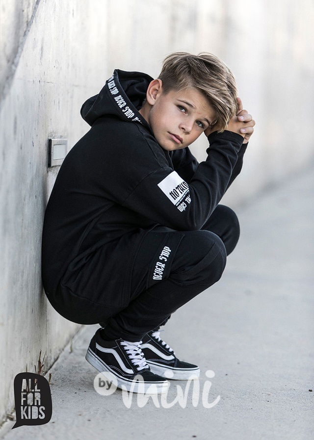 NEVER STOP jogger kapsáče černé