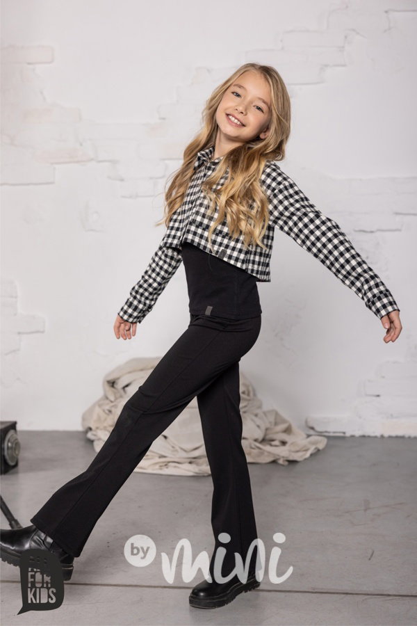 Černé kalhoty do zvonu