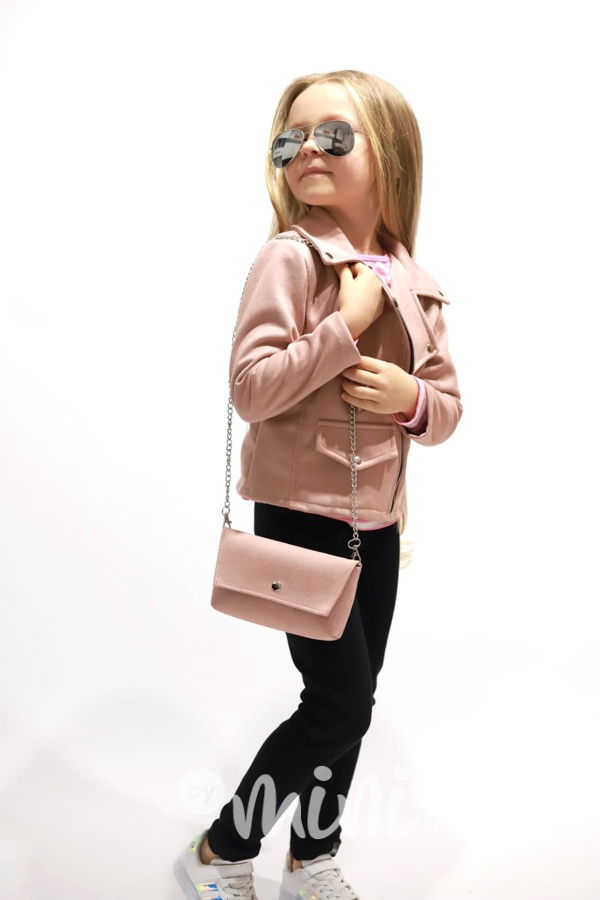 Růžový křivák s kabelkou