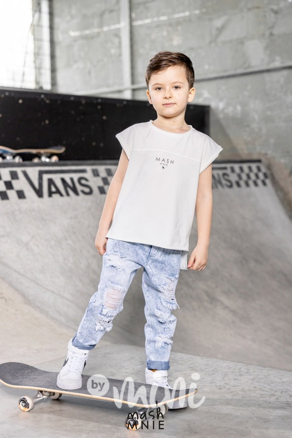 Acid wash ripped blue jeans *MashMnie*