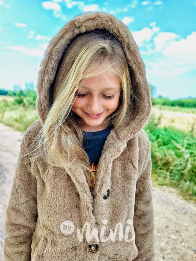Chlupatý teplý kabátek béžový