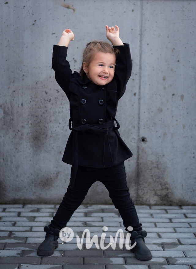 Flaušový kabát s volánky černý