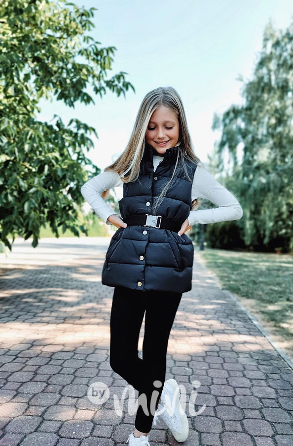 Černá vesta s páskem