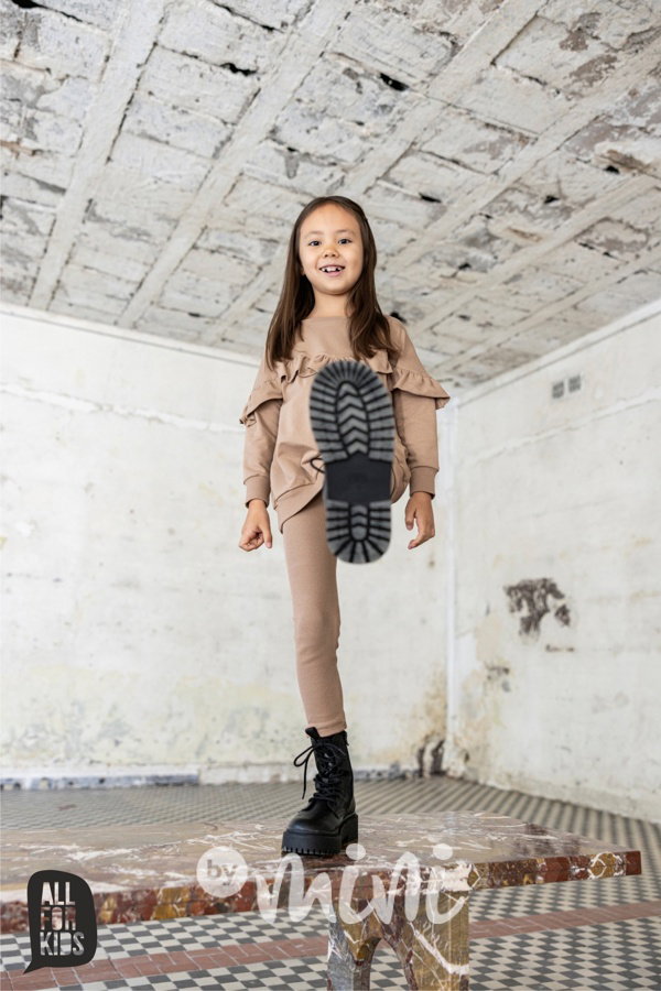 Frill tunika + žebrované legíny beige
