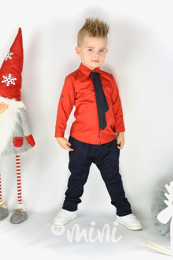 Červená košile + kravata + kalhoty