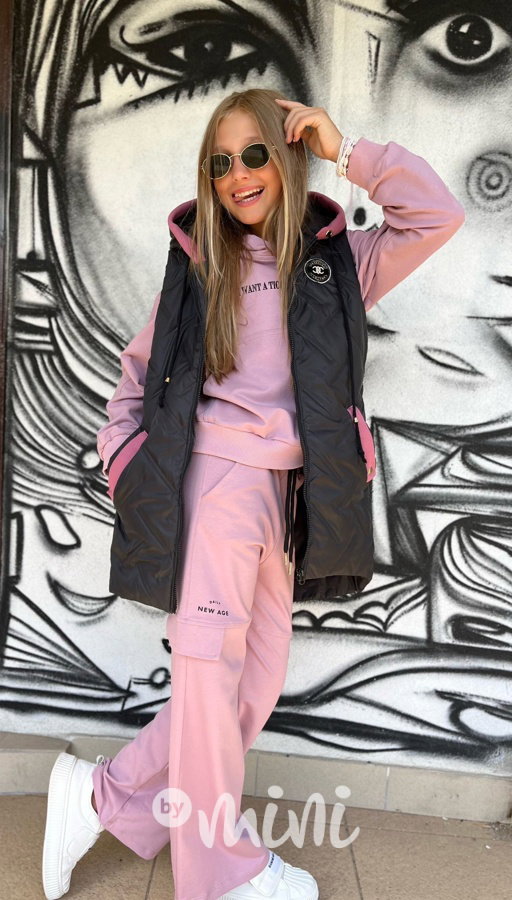 Dlouhá černá vesta