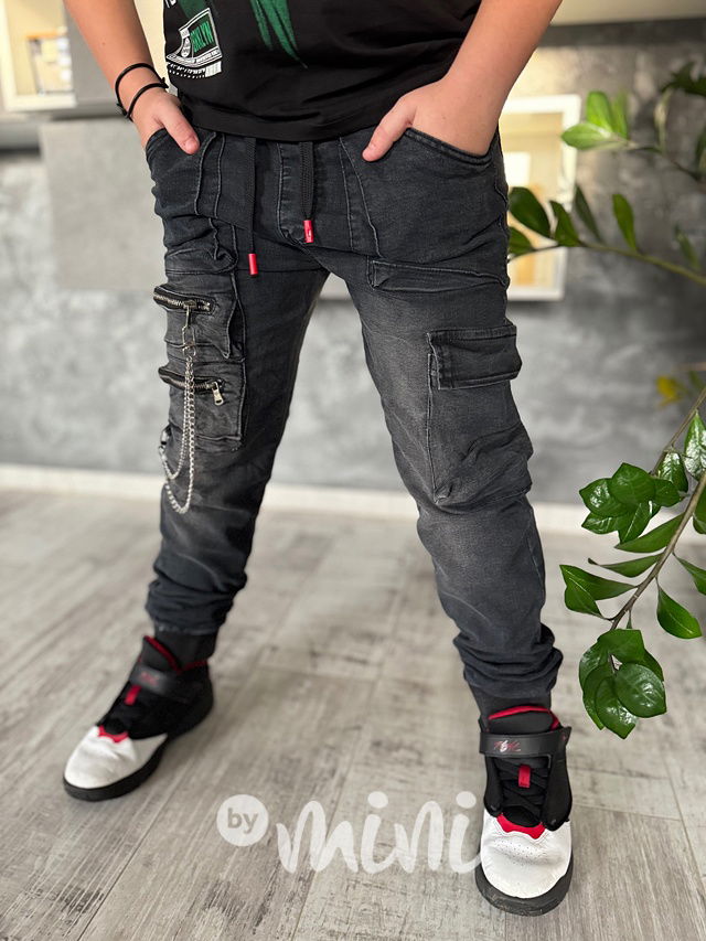 Dark jeansy s řetízkem