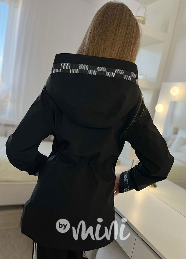 Jarní černá parka