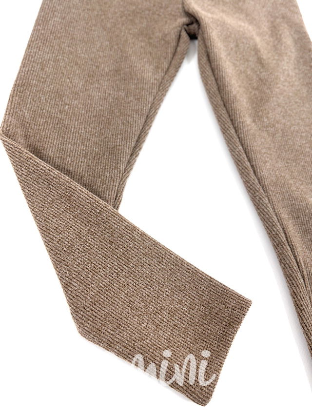 Teplé legíny latté