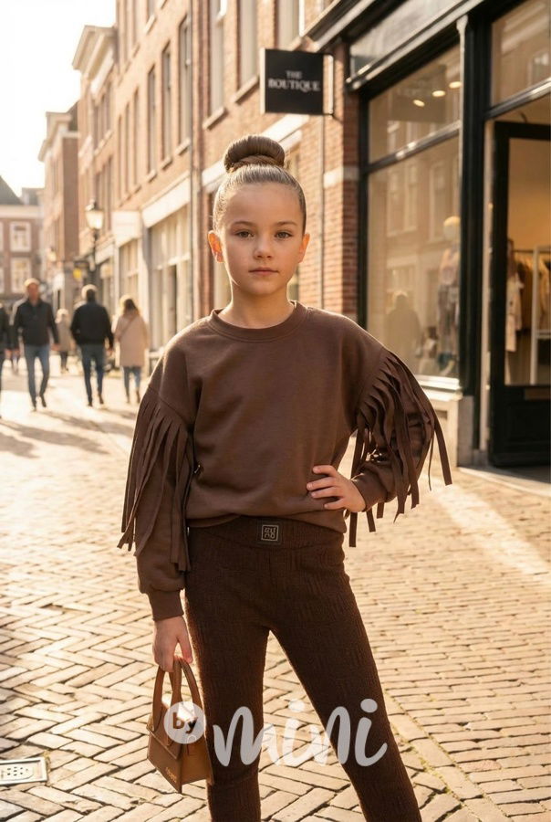 Hnědá mikina s třásněmi