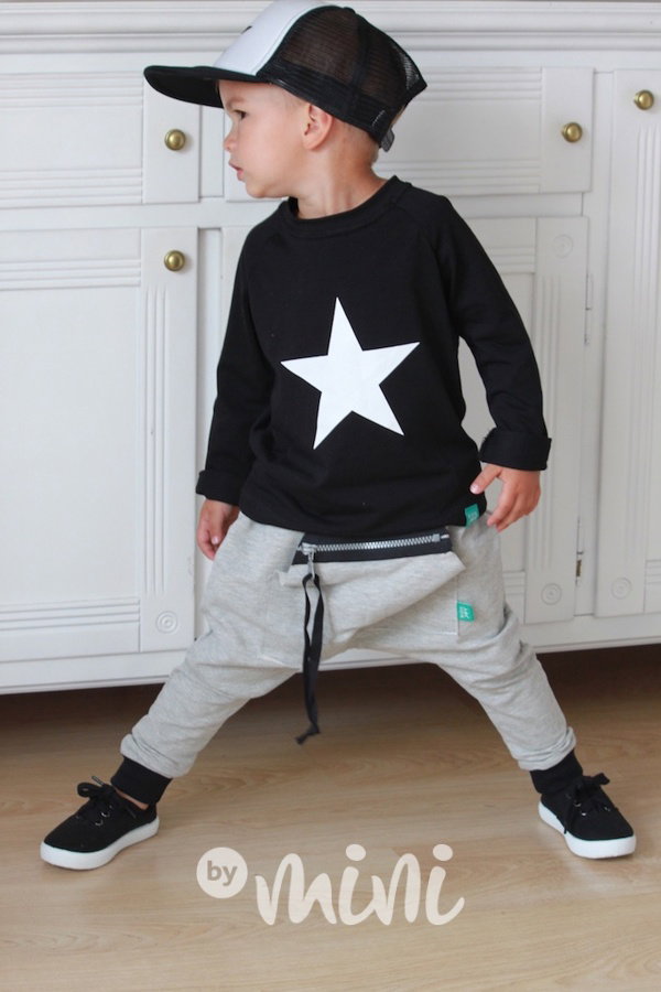 Black STAR triko