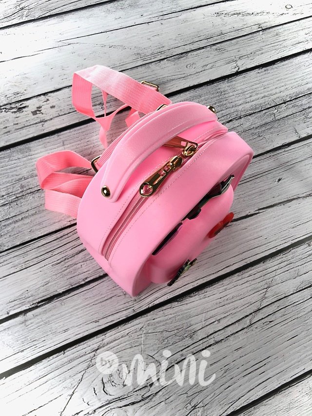 Neon pink batůžek