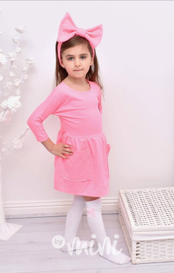 Neon pink šaty s kapsičkami