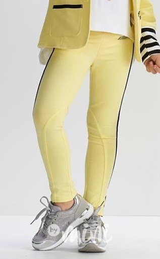 Yellow pants