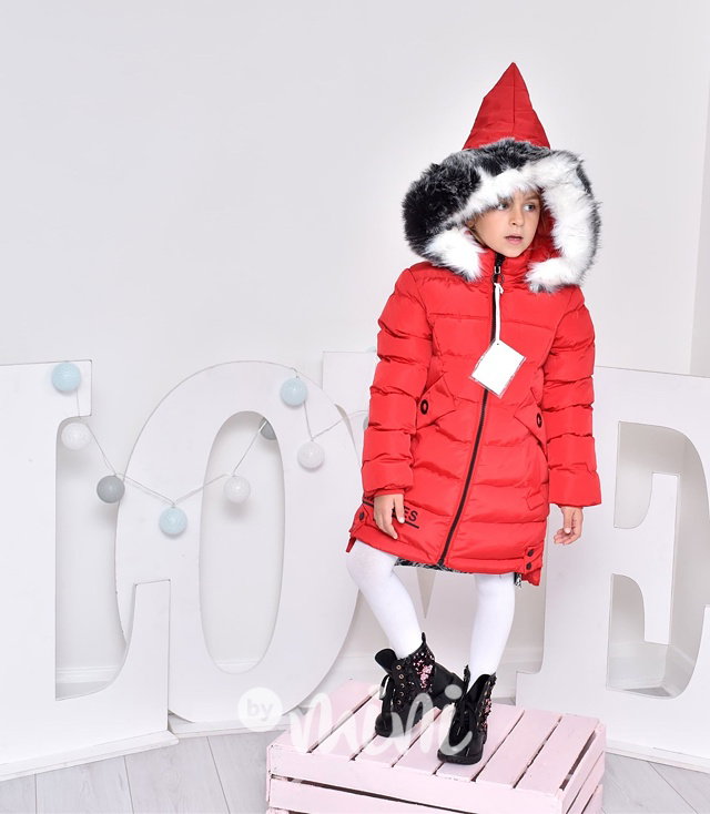Dívčí zimní kabát se špičatou kapucí červený