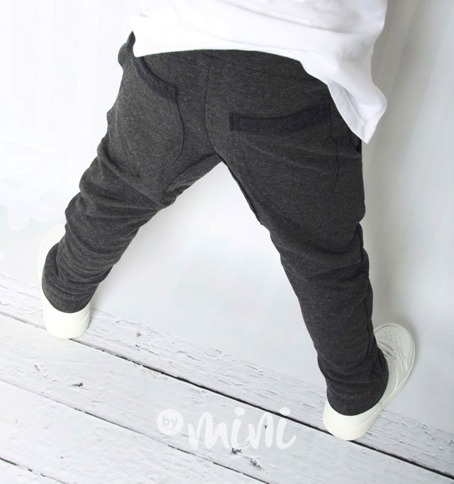 Dark grey chlapecké tepláky - BASIC