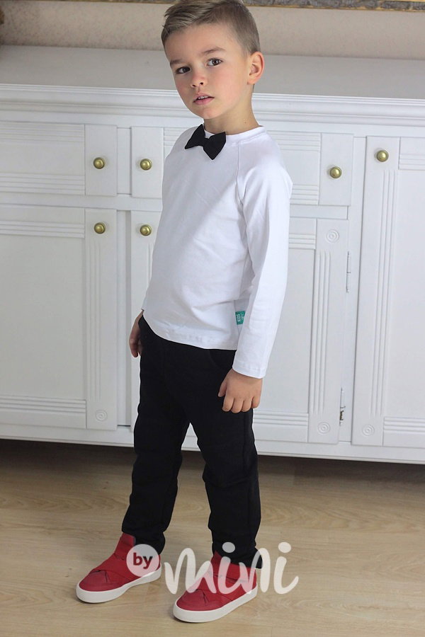 Bílé longsleeve triko s černým motýlkem