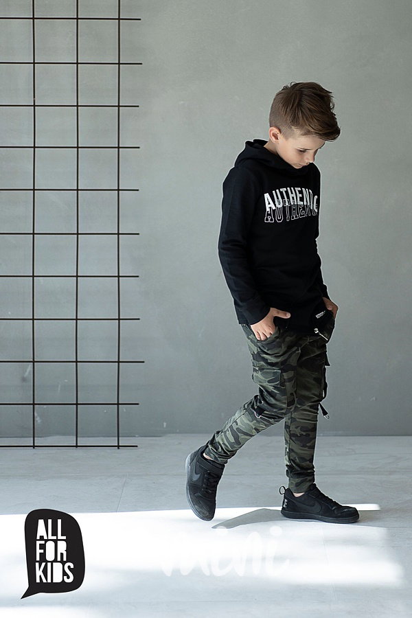 Army tepláčky s přezkami na kapsách