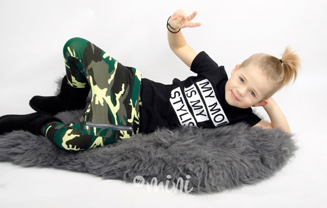 Dětské triko černé bavlněné MY MOM IS MY STYLIST