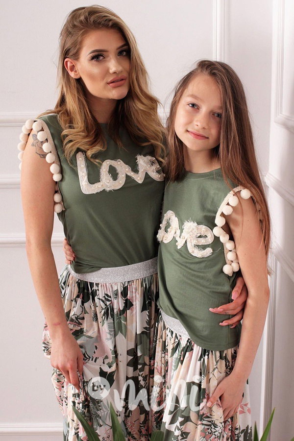 LOVE khaki blůzka s mini pompony