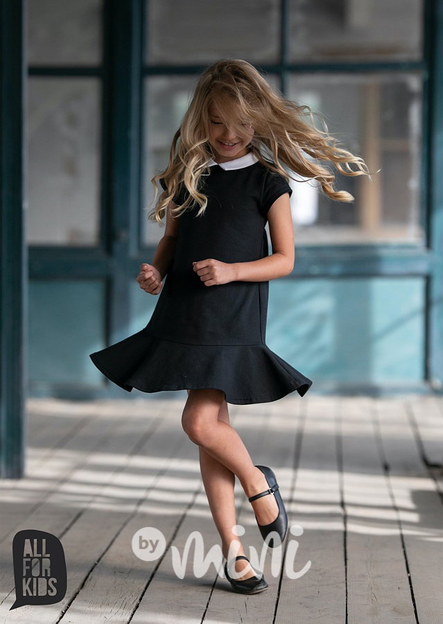 Dívčí šaty s límečkem