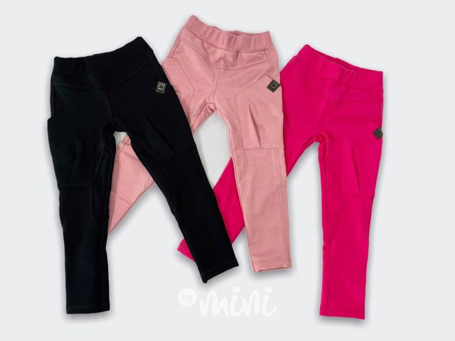 Designové kalhoty s kapsami - černé